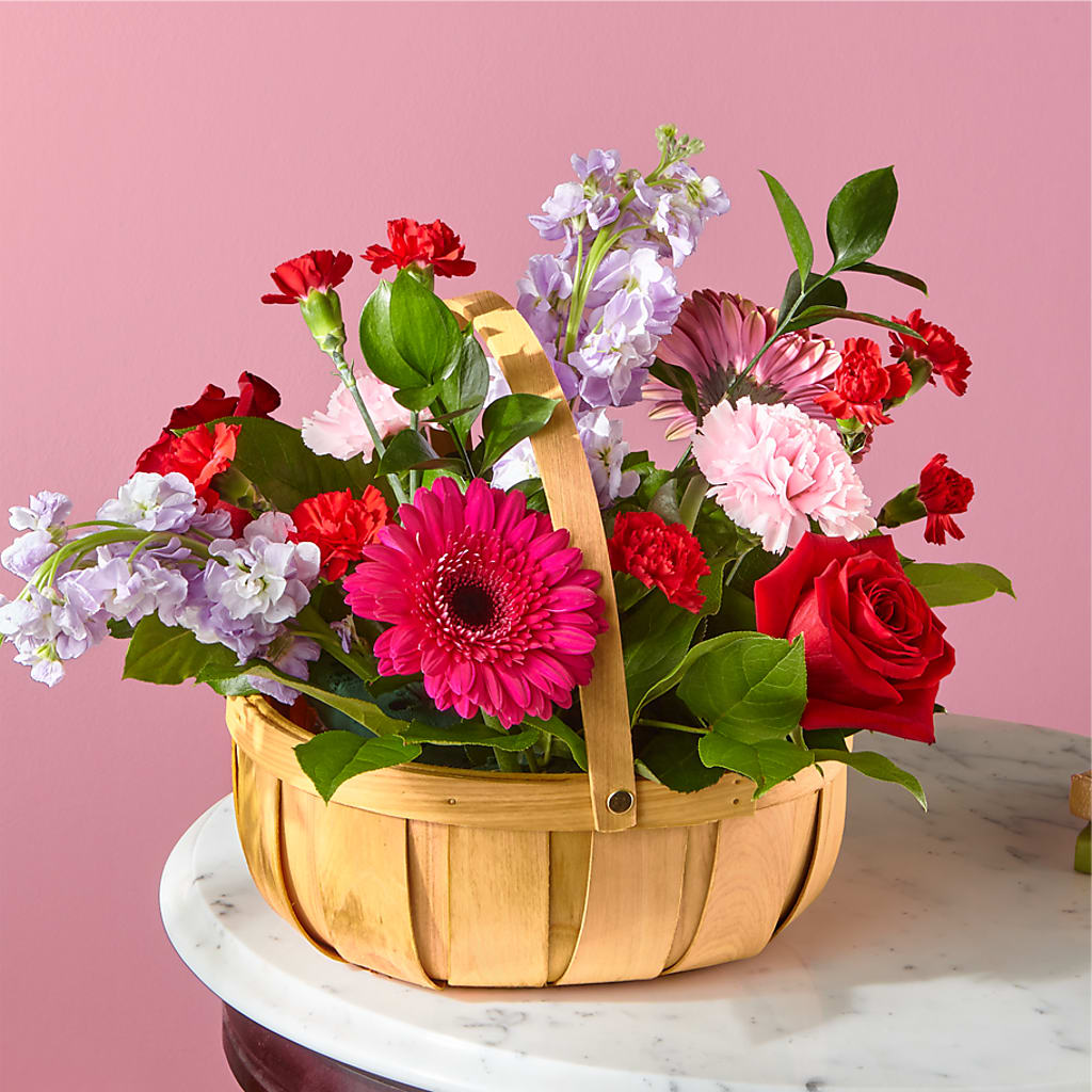 Pink Picnic Basket – 175 MERCANTILE FLORAL & GIFT, Lake City IA