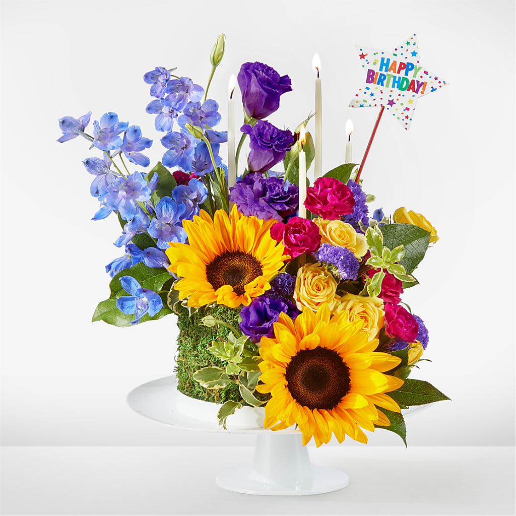 Star of the Day Floral Cake – 175 MERCANTILE FLORAL & GIFT, Lake City IA