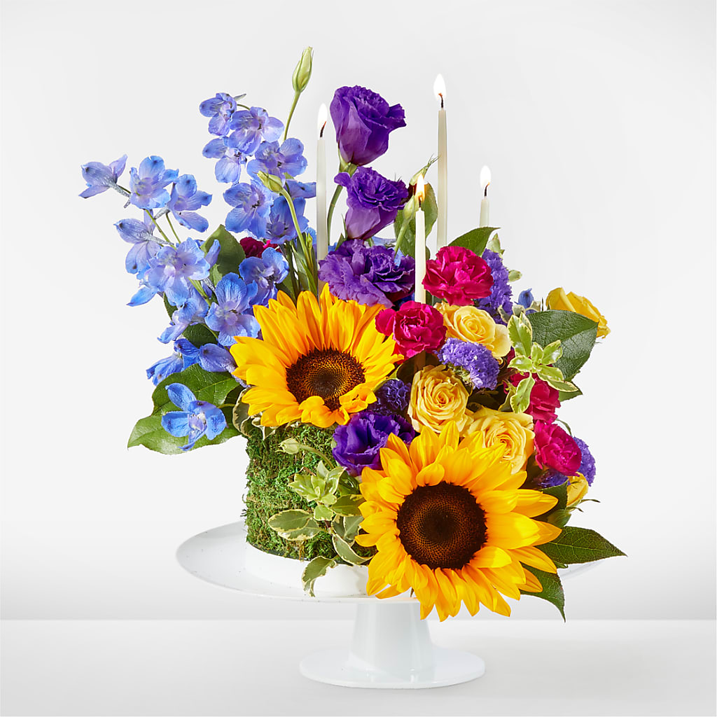 Star of the Day Floral Cake – 175 MERCANTILE FLORAL & GIFT, Lake City IA