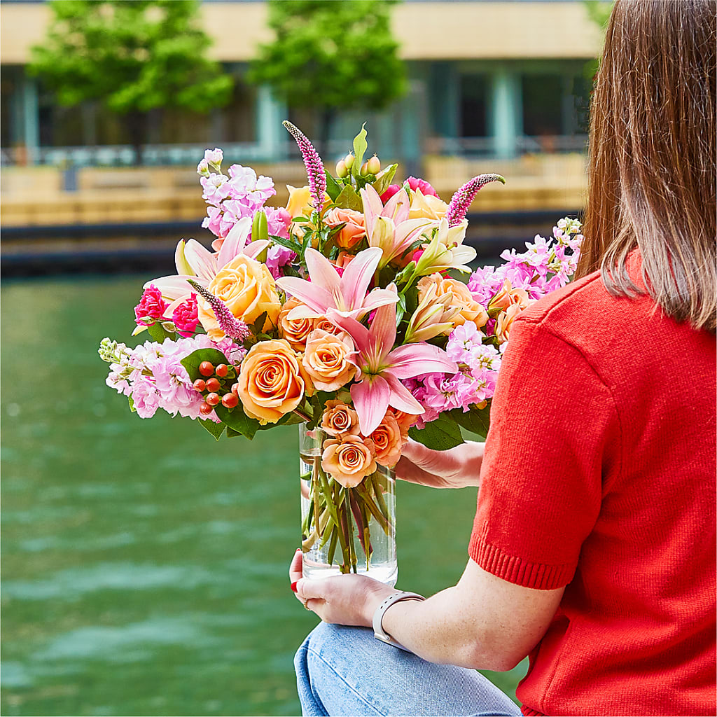 Bisous Bouquet – 175 MERCANTILE FLORAL & GIFT, Lake City IA